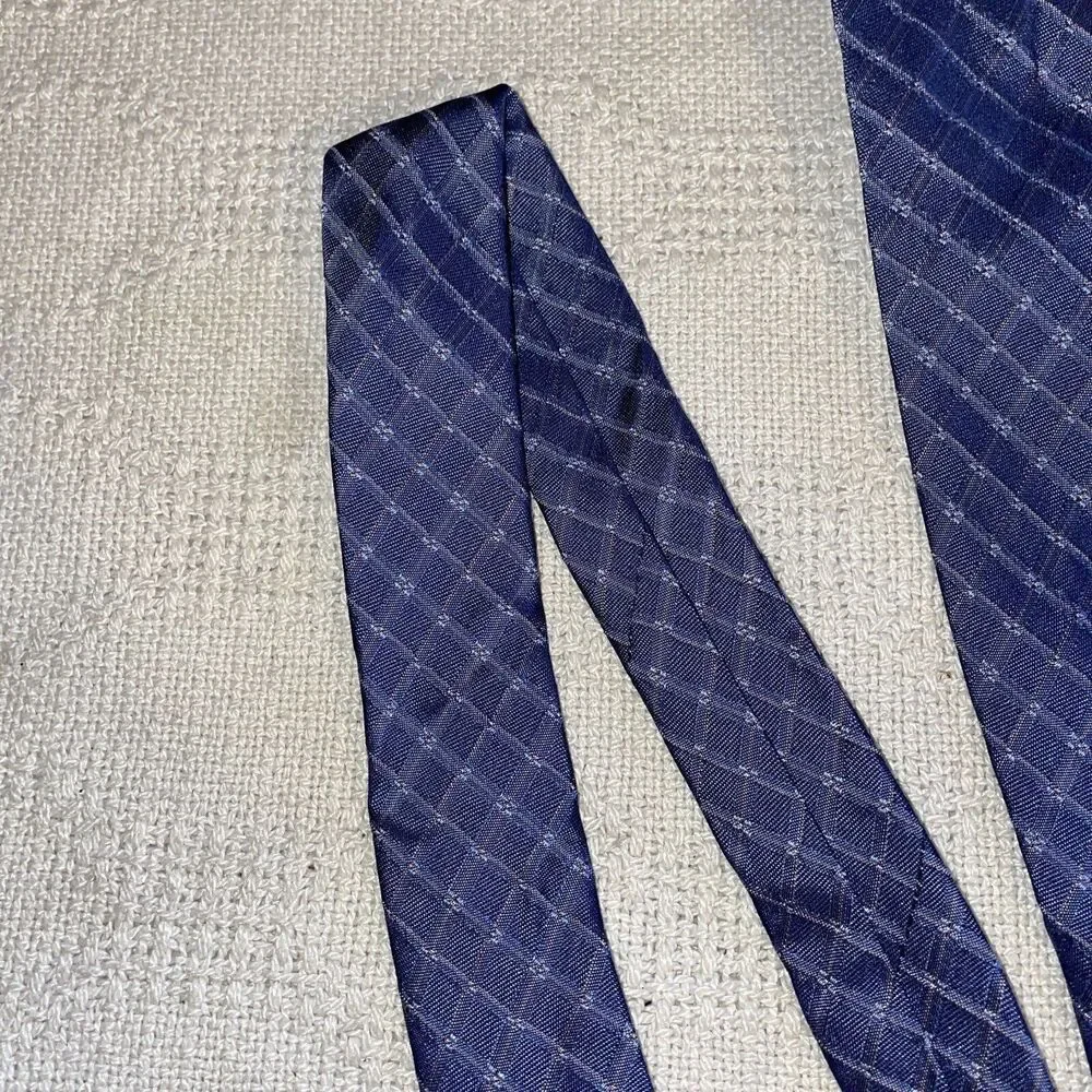Hugo Boss Dress Tie Men’s Size 59 Long 3 Wide Blue Striped 100% Silk Italy